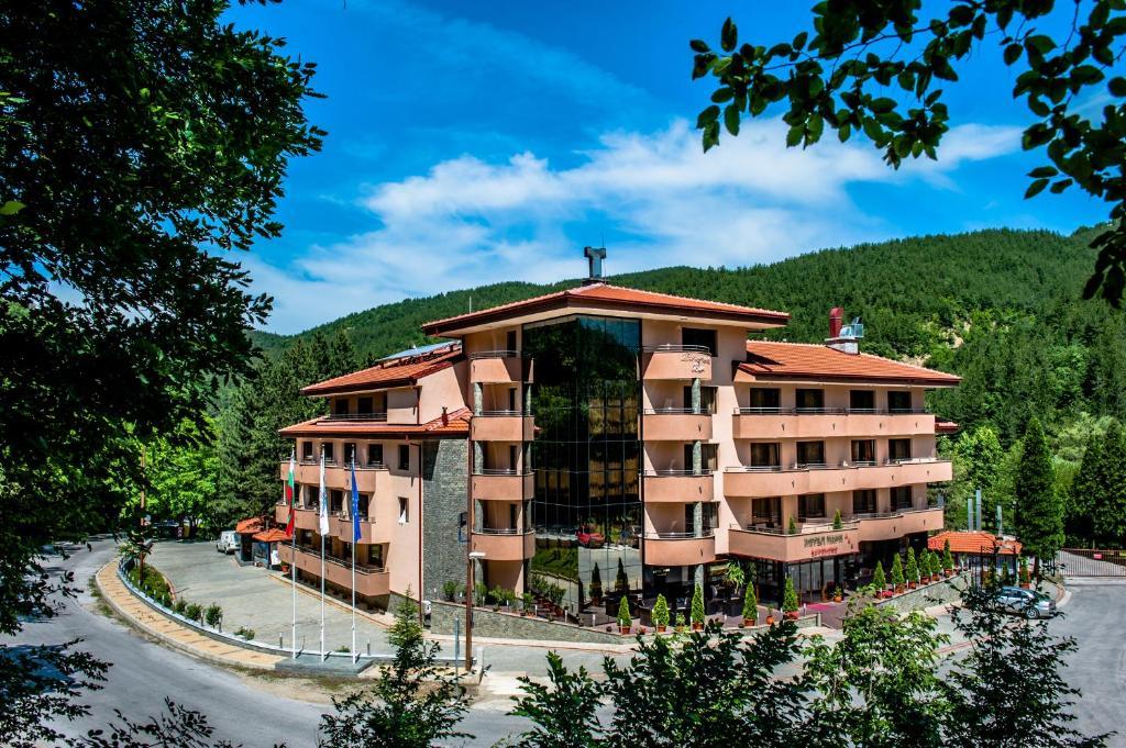 Hotel Park Bachinovo บลาโกเอฟกราด ภายนอก รูปภาพ